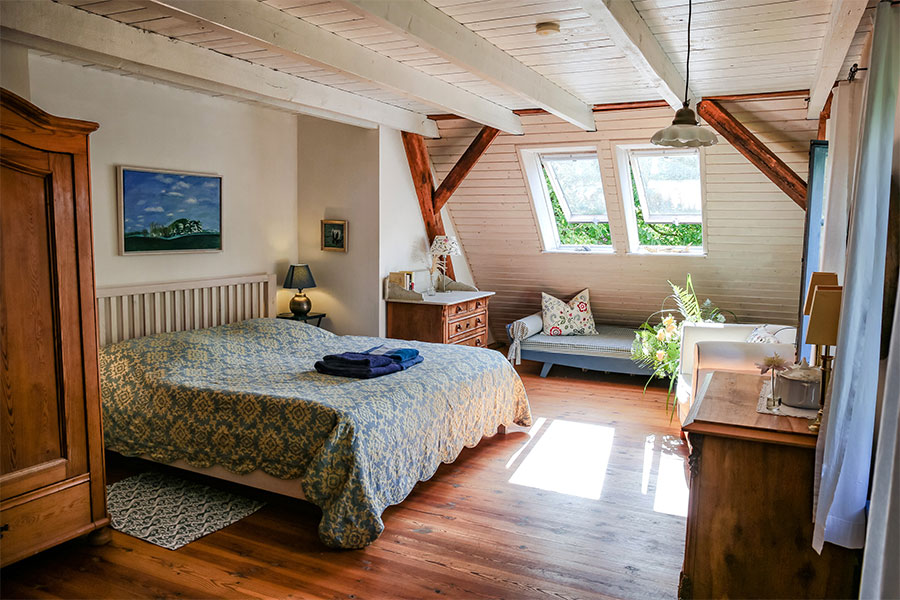 Schlafzimmer — Mittelgeschoss