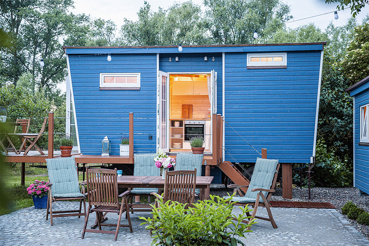 Terrasse vor dem Haus — Abendsonne