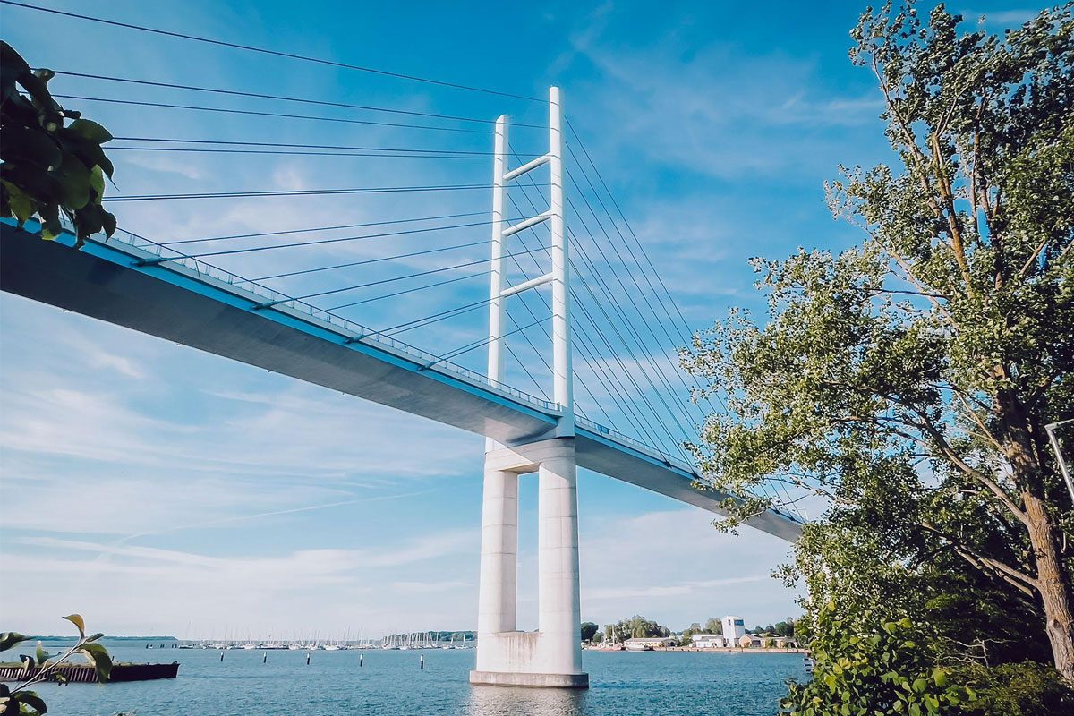 Über die Rügenbrücke